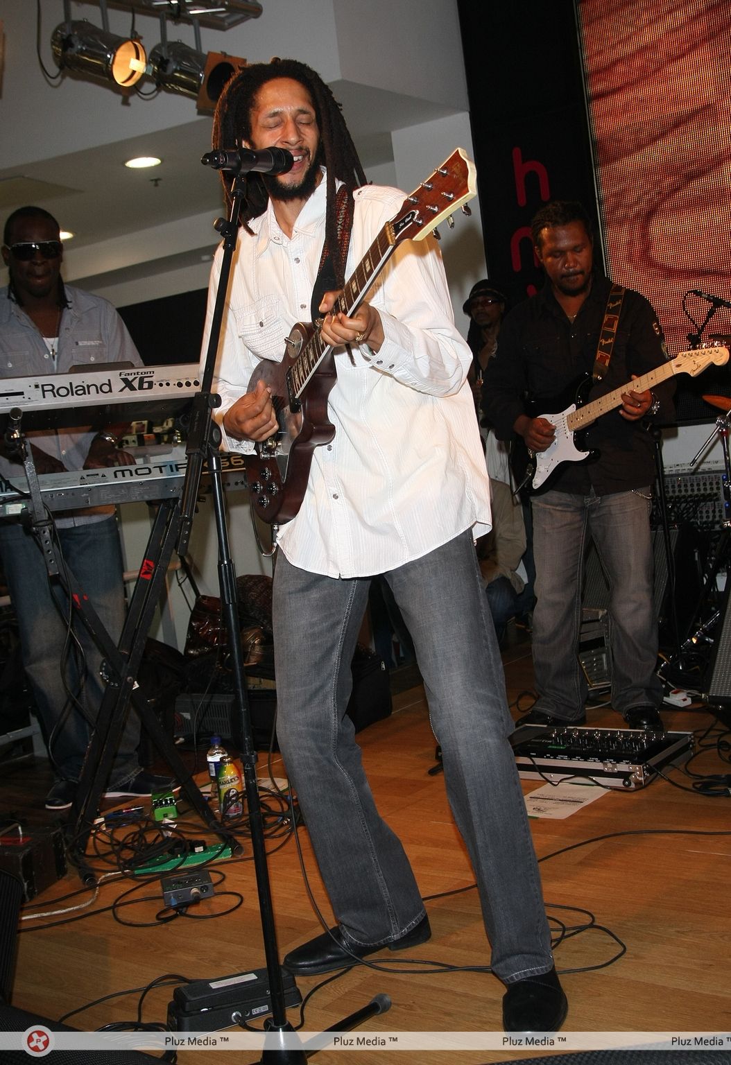 Julian Marley Performing live to promote the new range of headphones | Picture 112614